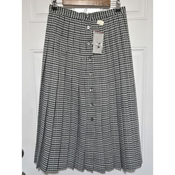 Liz Claiborne Dresses & Skirts - Vintage Liz Claiborne Skirt NWT Womens Size 12 Black / White Long Button NEW